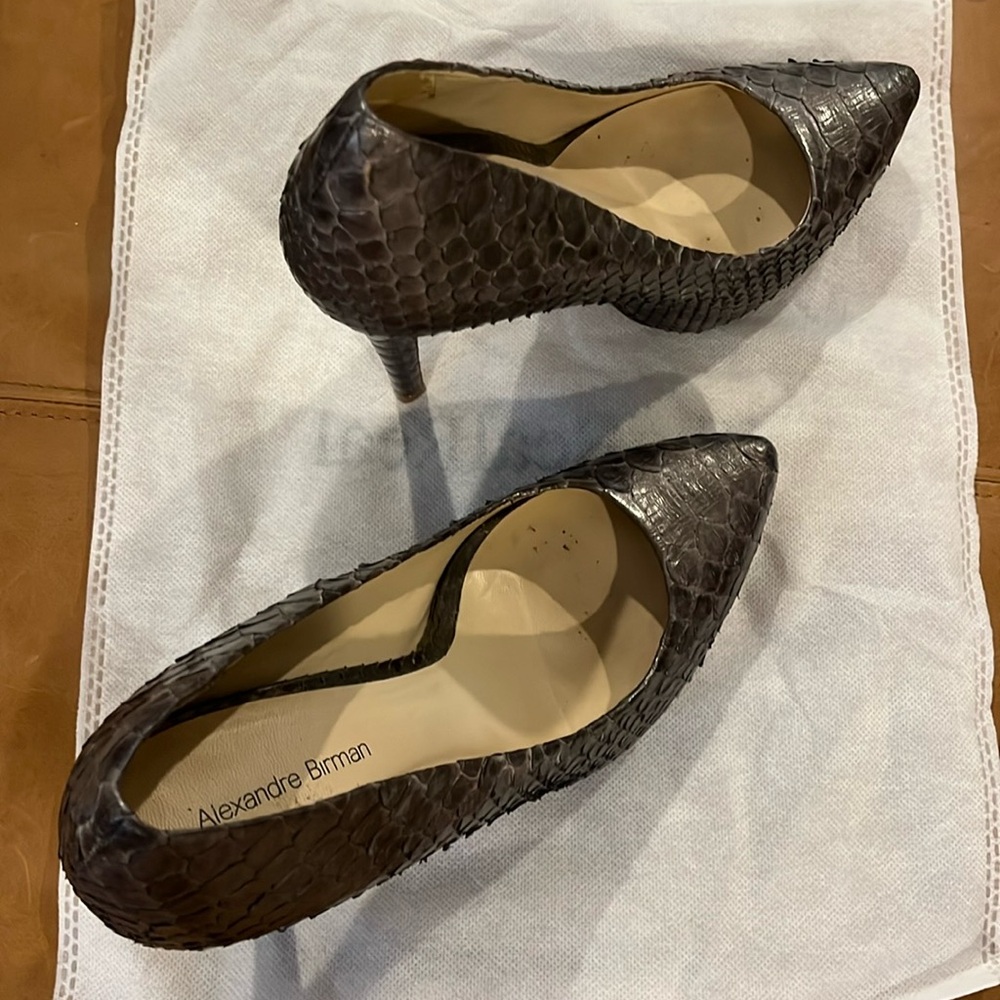 Size 9 grey python alexandre Birman platform pumps